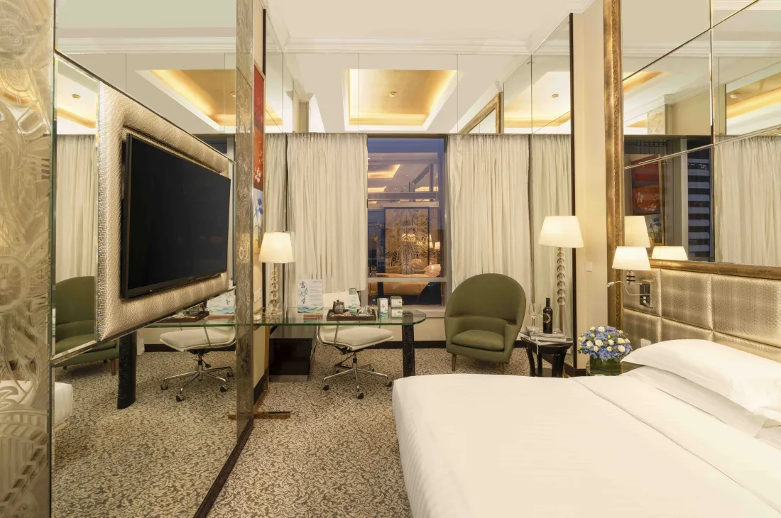  Executive Club Superior Room_Image.jpg 
