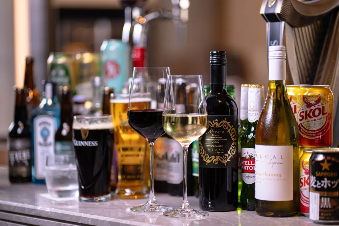  	120-minute Bottomless Drinks, Perfect Bar-Bites, Endless Cheers!