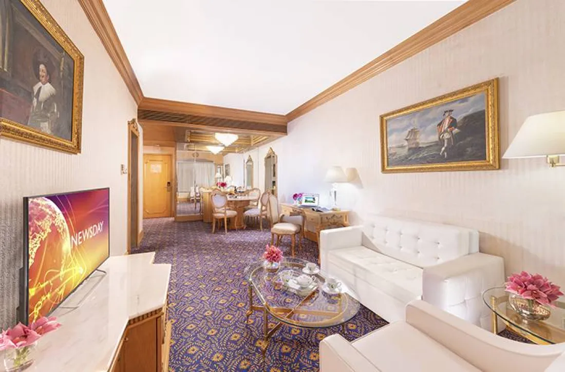  Deluxe Suite_Image.jpg 