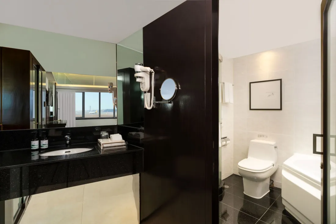 RAH_Deluxe Suite